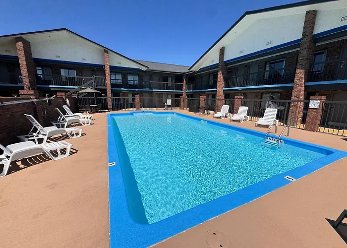 Clanton Beach hotels