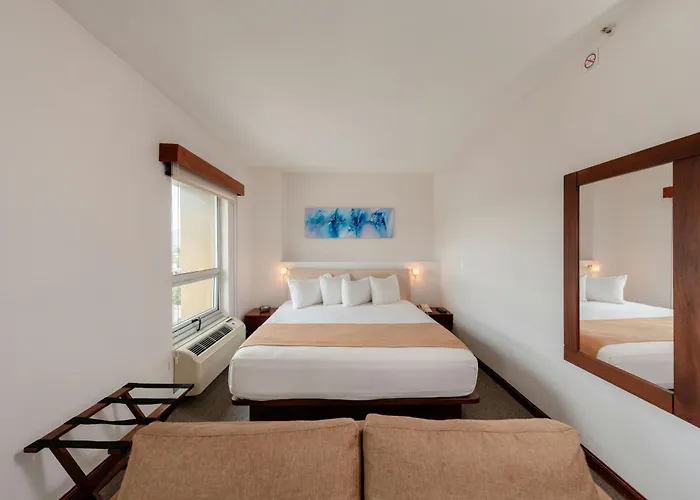 Managua hotels near Luis Alfonso Velasquez Flores Park