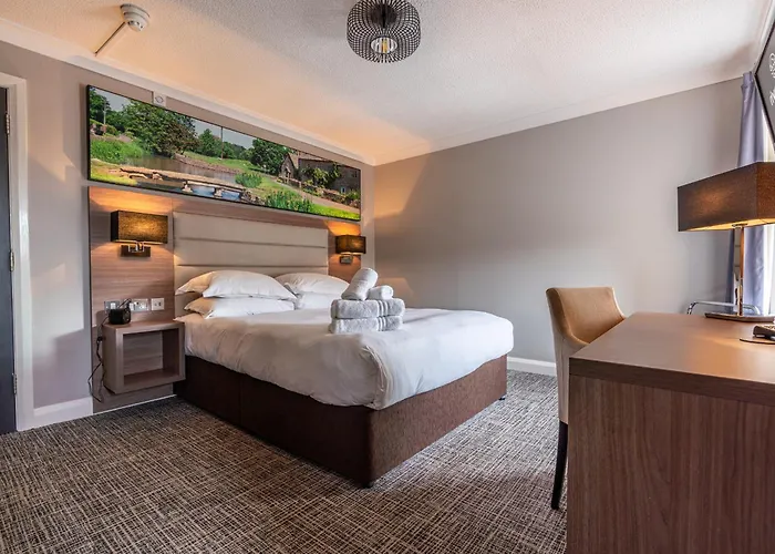 Cirencester Beach hotels