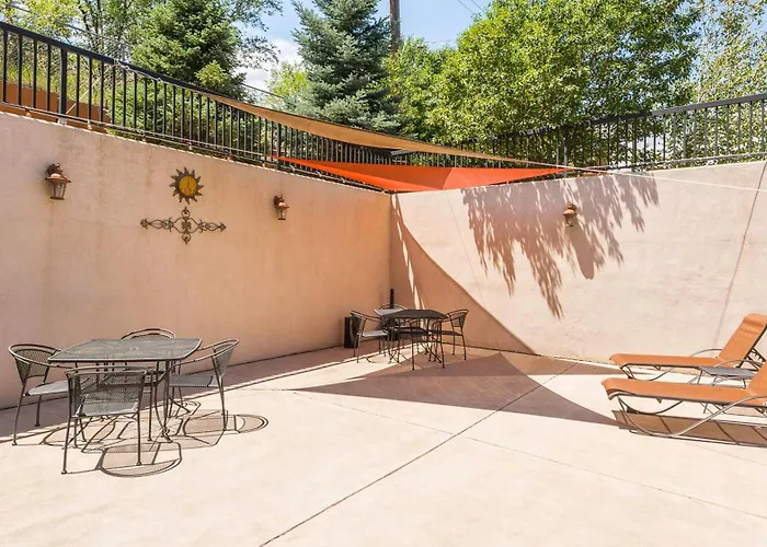 Manitou Springs hotels near Garden of the Gods