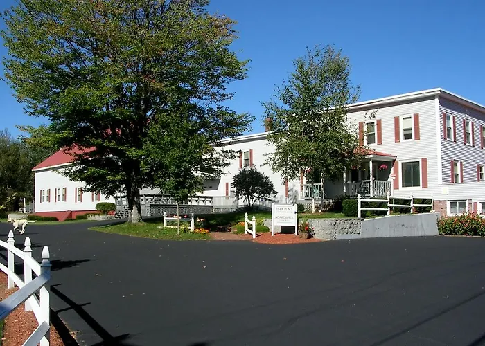 Rumford Beach hotels