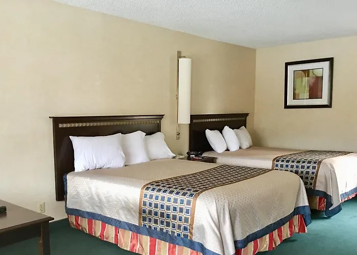 Leavenworth Beach hotels