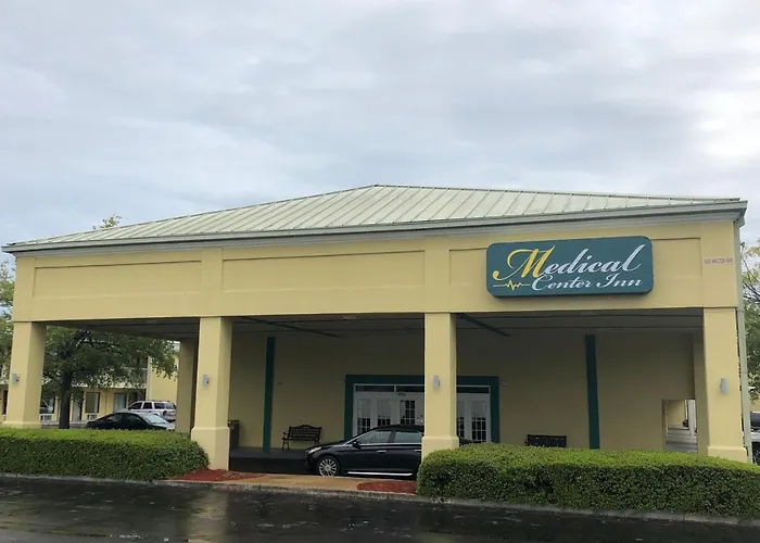 Augusta hotels near Augusta Riverwalk