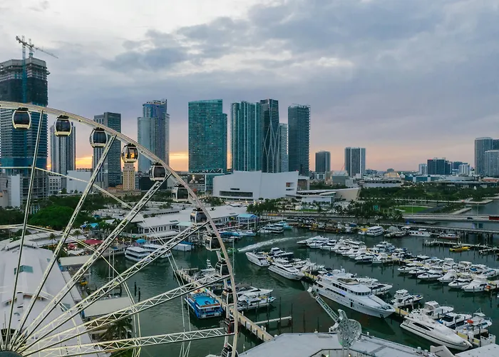 Miami hotels near Richard Gerstein Justice Building