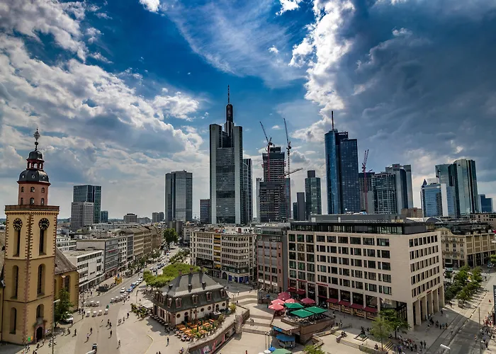 Frankfurt am Main hotels near Zeil shopping street