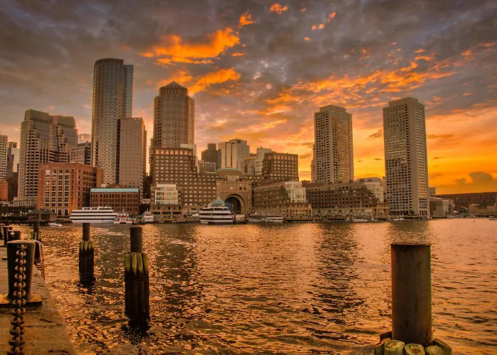 Boston hotels near Boston Tea Party Ships & Museum