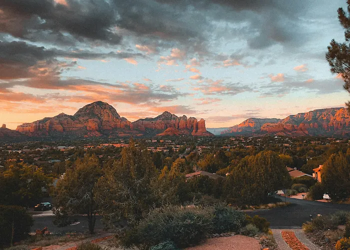 Sedona hotels near Sedona Airport Overlook