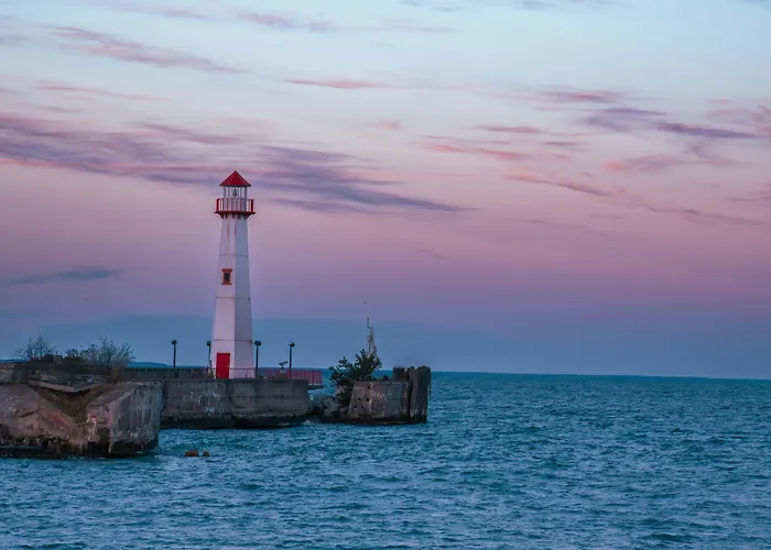 Mackinac Island hotels near Mackinac Island State Park